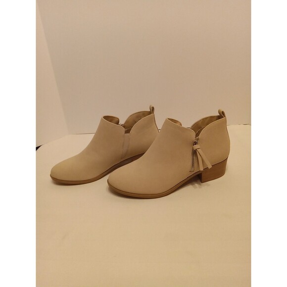 Soda Faux Suede Beige Low Heel Ankle Boots Size 10 Bootie Shoes NWOT - Picture 1 of 10